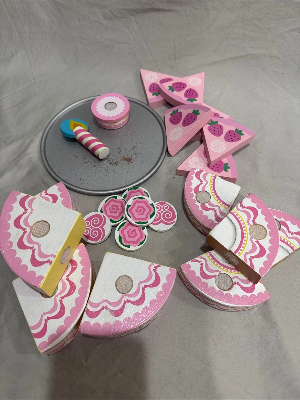 Melissa & Doug Wooden Triple Layer Party Cake toy